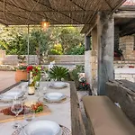 Melithea Seaview فيلة Alepou